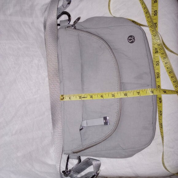 Lululemon All-Night Festival Bag, Light Gray, 12" x 8", Pre-Owned - Picture 10 of 13